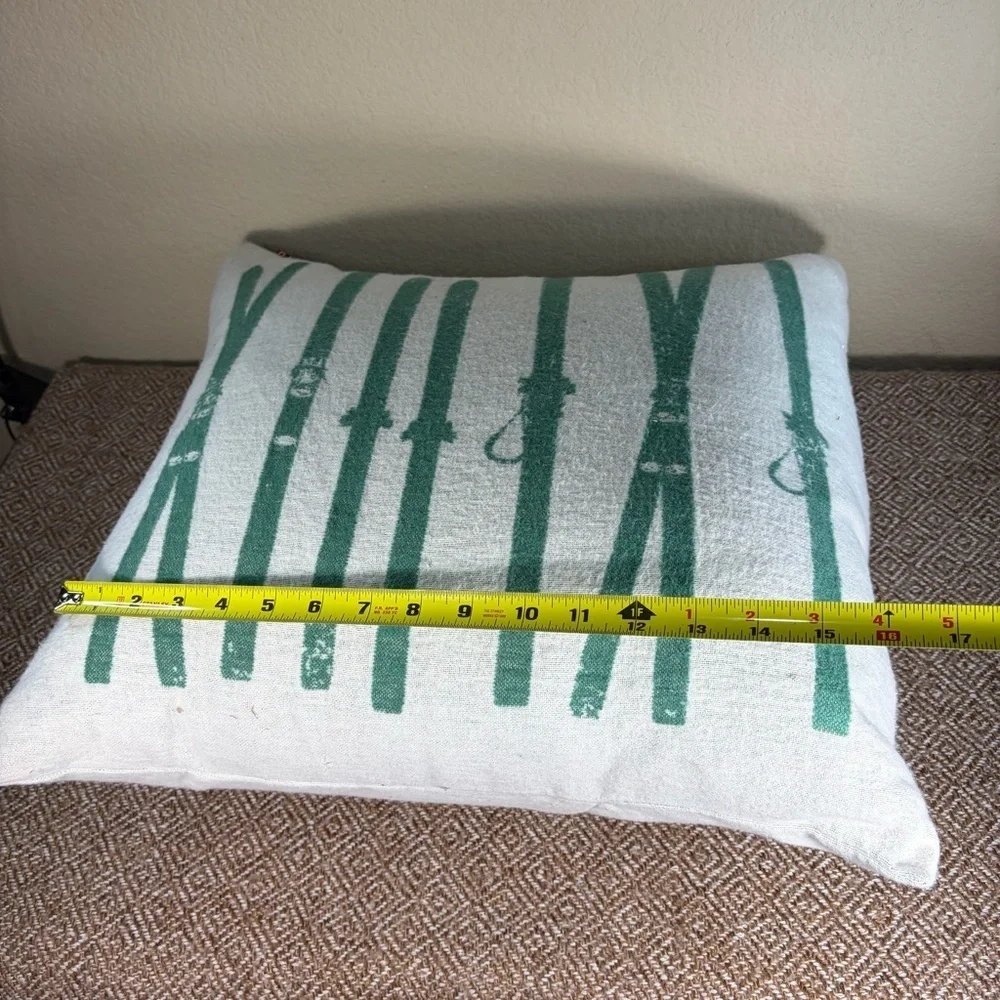 Pod Throw Lumber Pillow Winter Ski Lodge Decorative Alpine Chalet 16x16 NWT
